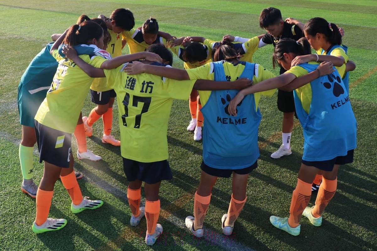 首届青训中心“希望杯”比赛继续精彩进行 首届青训中心“希望杯”比赛继续精彩进行